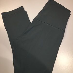 Lululemon align cropped pants!
